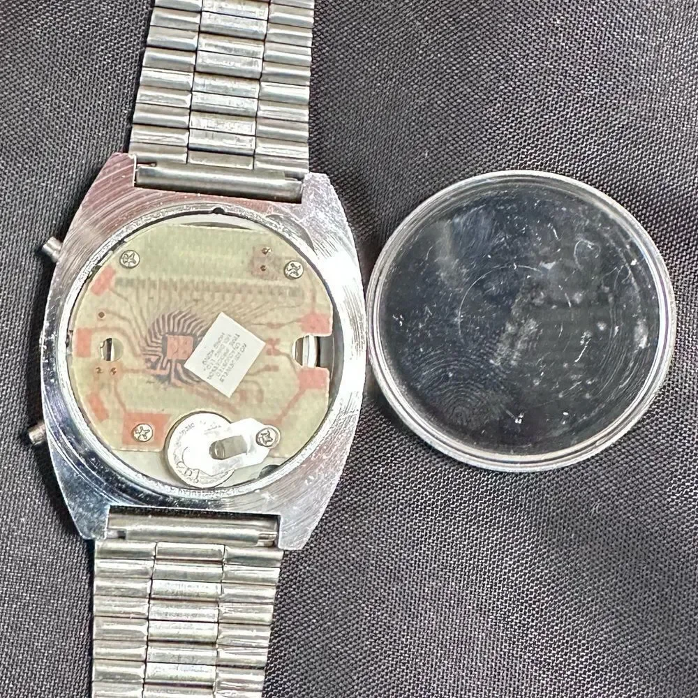 Vintage Medana Retro 80s Men’s Silver Tone and Blue Digital Watch